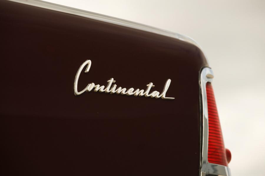 Логотип Lincoln Continental Convertible (74A) 1962 года  (фото 19 из 35)